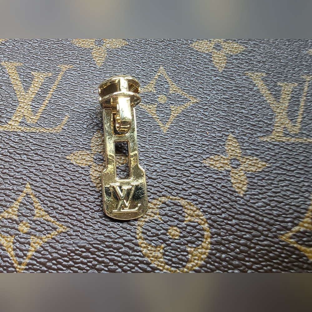 Louis Vuitton Gold Zippwr Pull X1